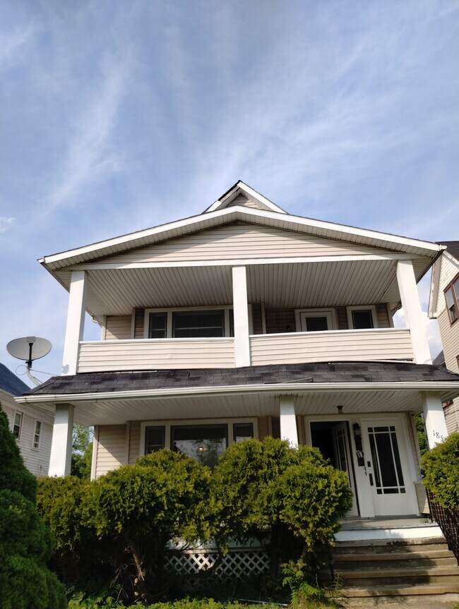 Building Photo - 1853 Colonnade Rd