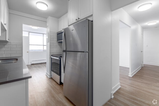 2BR, 1BA - 933SF - Kitchen - 2801 Jane Street