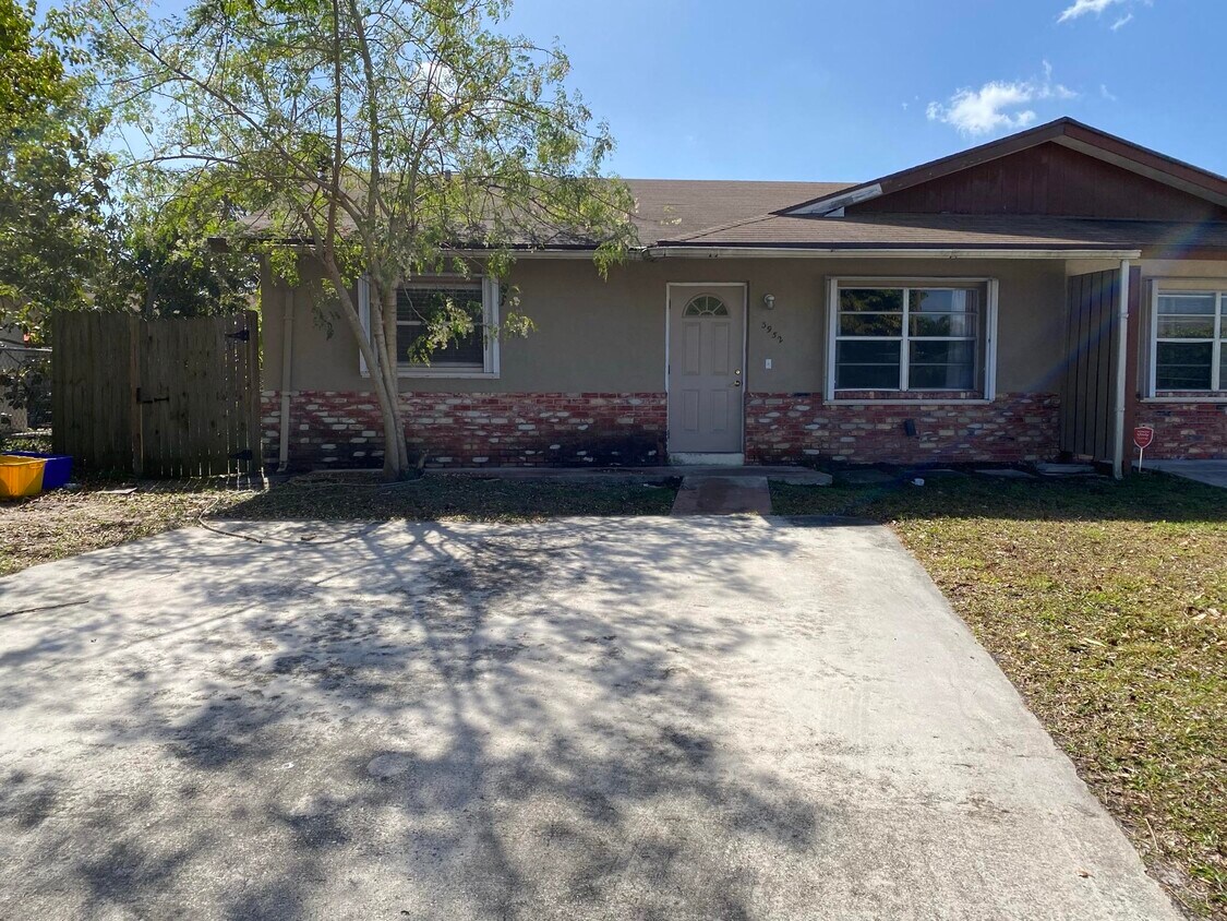 Primary Photo - 3952 Loni St