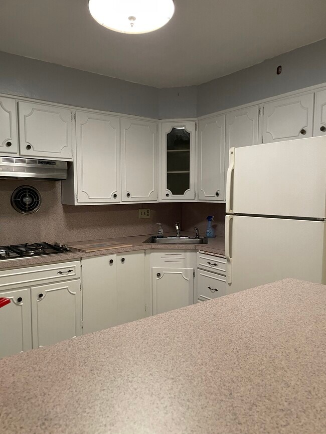 Kitchen - 2254 78th St