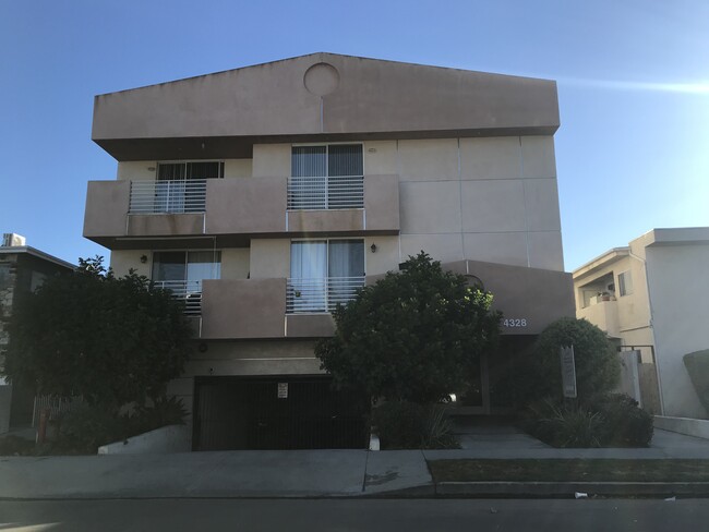 Foto del edificio - 4328 Mammoth Ave