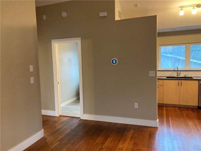 Foto del edificio - 1203 E 7th St
