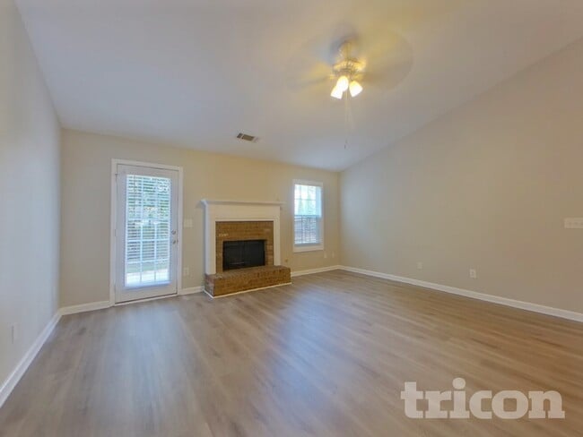 Building Photo - 82 Nashport Ln