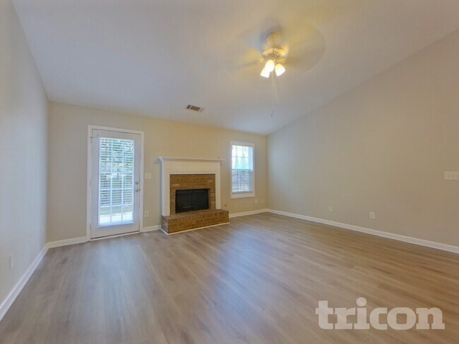 Foto del edificio - 82 Nashport Ln