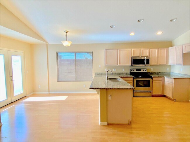 Foto del edificio - 10835 W Louise Dr
