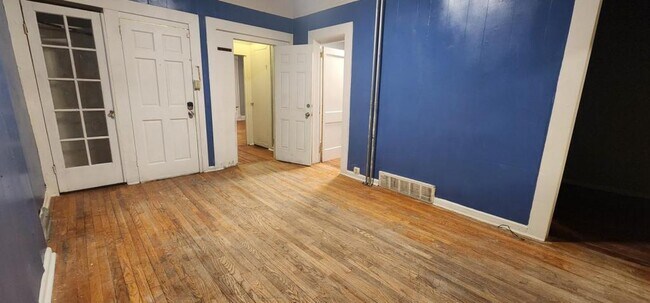 Building Photo - 514 1st St