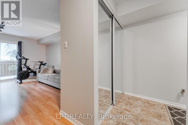 Building Photo - 21 Provender Ave