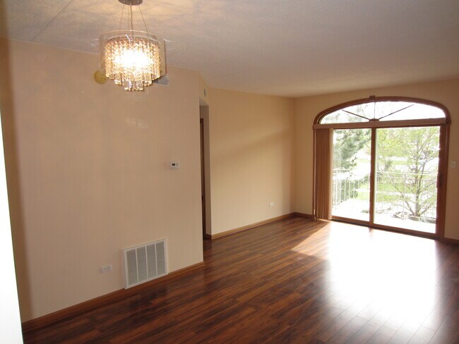 Building Photo - 9437 S 79th Ave
