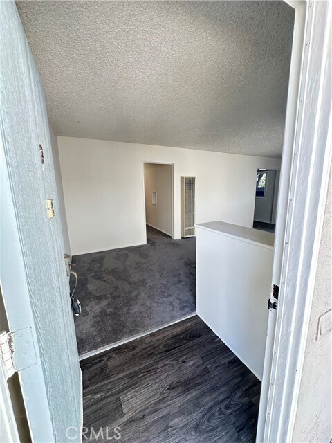 Foto del edificio - 17425 Yukon Ave
