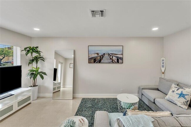Foto del edificio - 3241 NE 17th Ave