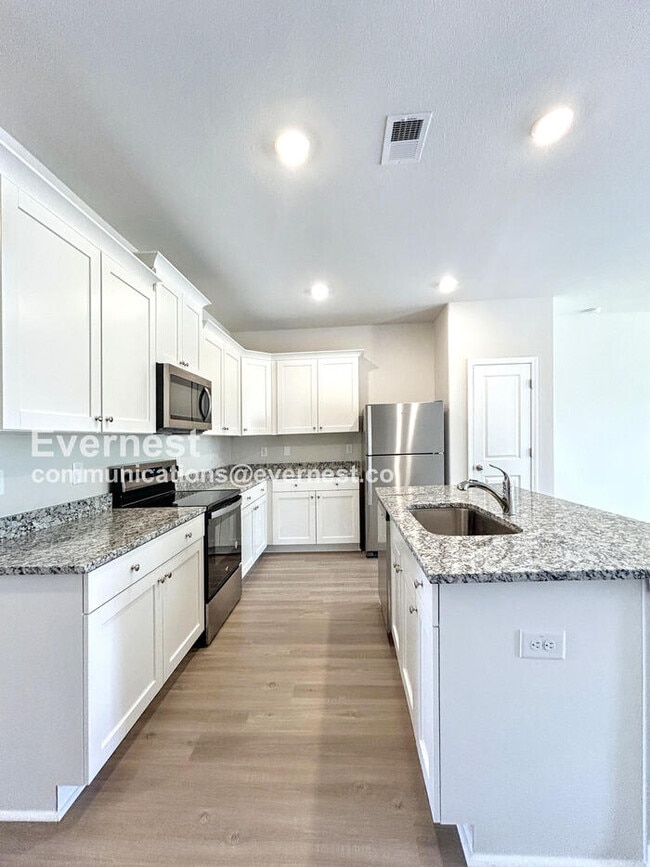 Building Photo - 2150 Willow Gln Dr