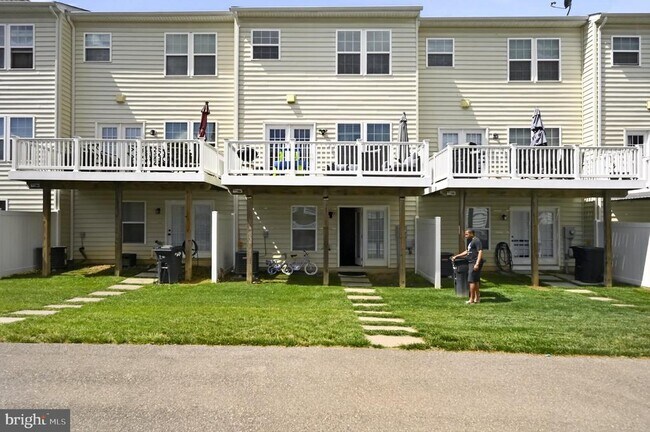 Foto del edificio - 6357 Walcott Ln
