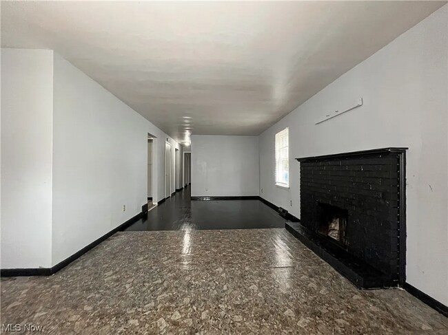 Building Photo - 1764 S Heights Ave