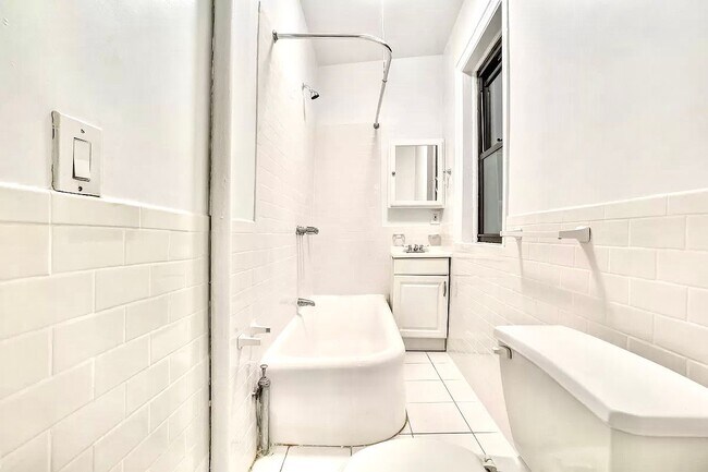 Foto del edificio - NO FEE Two Bed on Upper East Side! Won't S...