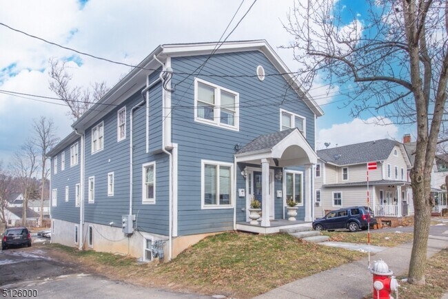 Foto del edificio - 21 Phoenix Ave