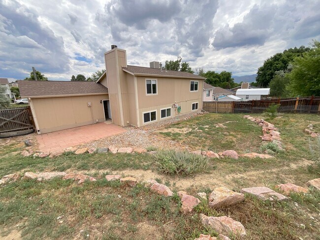 Building Photo - 3 Bedroom Home Available Near Briargate Bl...