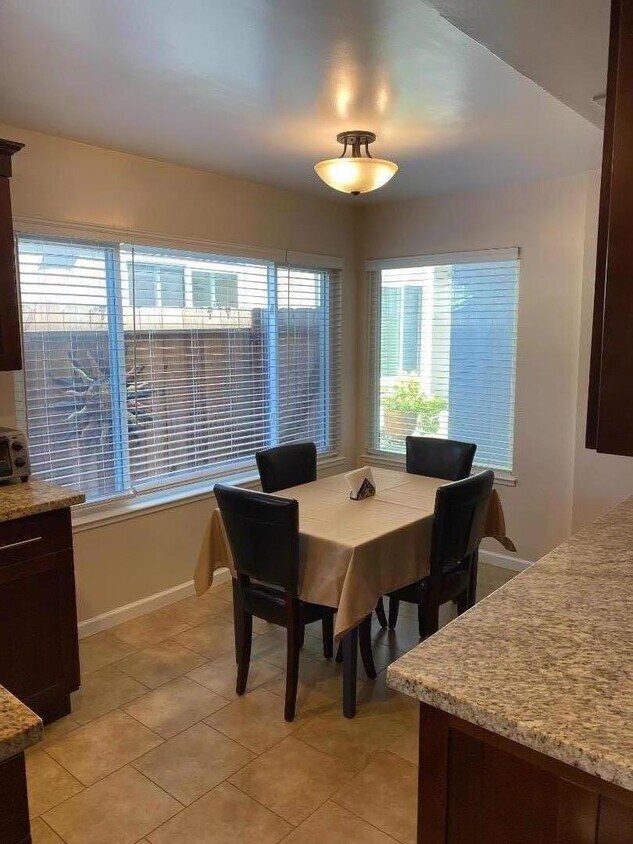 Foto principal - 884 Neptune Ct
