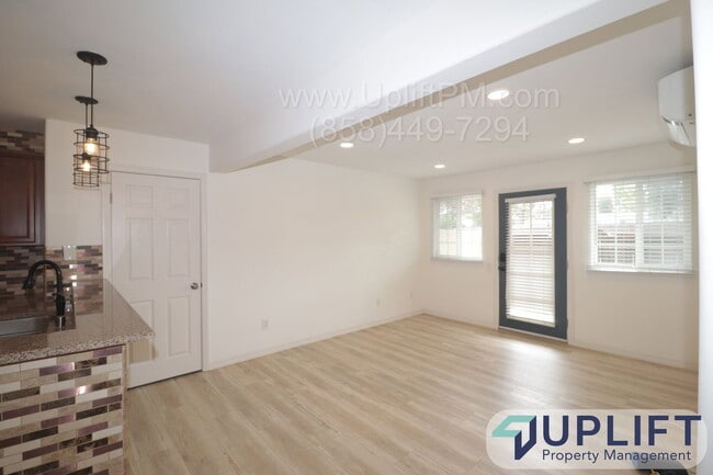 Building Photo - 5402 Balboa Arms Dr