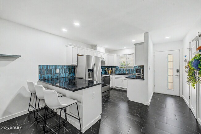 Foto del edificio - 6721 E McDowell Rd