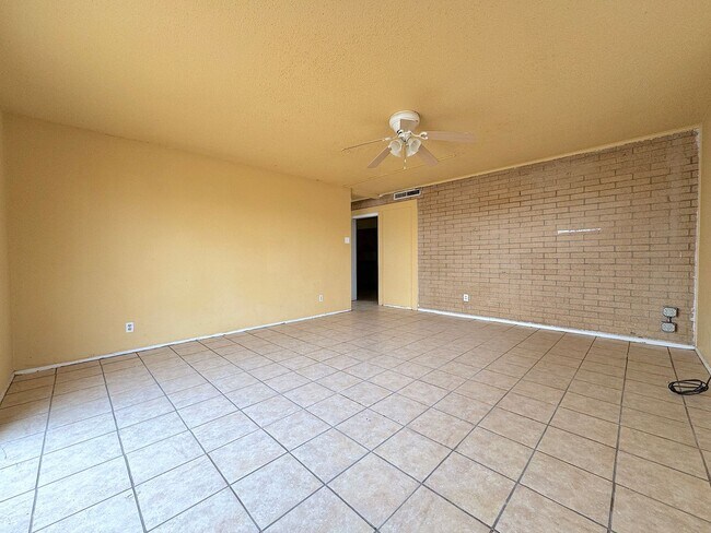 Foto del edificio - Northeast El Paso 4 Bed 2 Bath  Refrig A/C