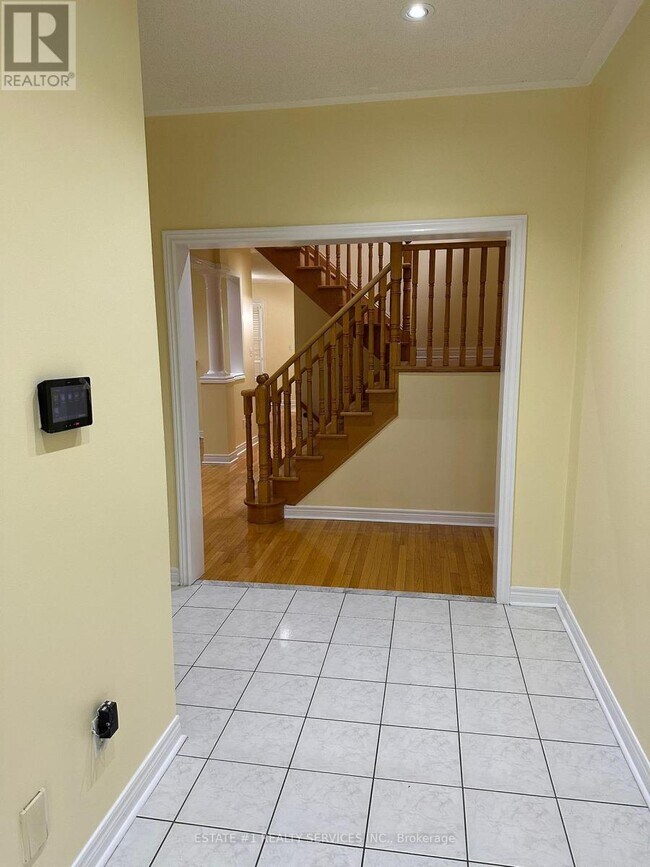 Building Photo - 544 Matisse Pl