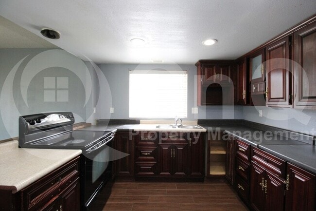Building Photo - 939 S 35th Pl