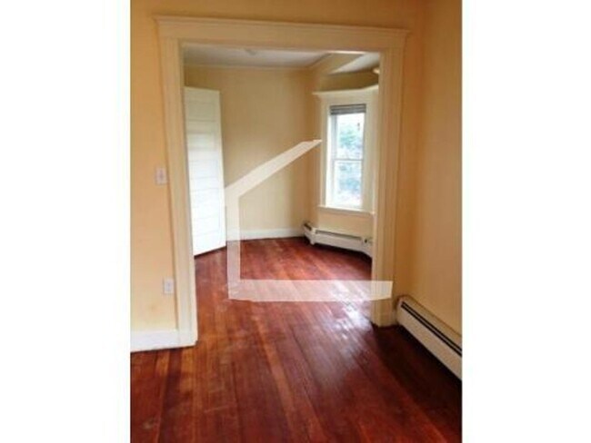 Building Photo - 33 Coolidge Hill Rd