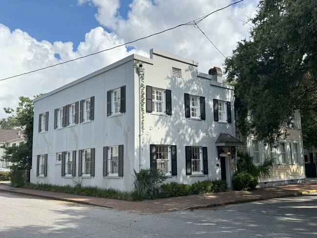 20 Houston Street on Washington Square - 20 Houston St