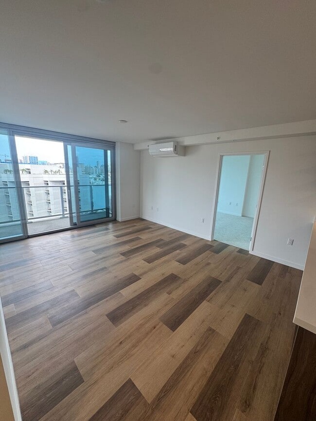 Building Photo - Ready to Move in Brand New Condo! First Time Renting! 2 Bed/2 Bath/2 Parking at The Park on Ke‘ea...