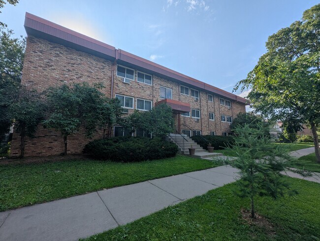 Foto del edificio - 2630 Pleasant Avenue