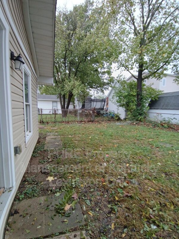 Foto del edificio - 1923 Brent St