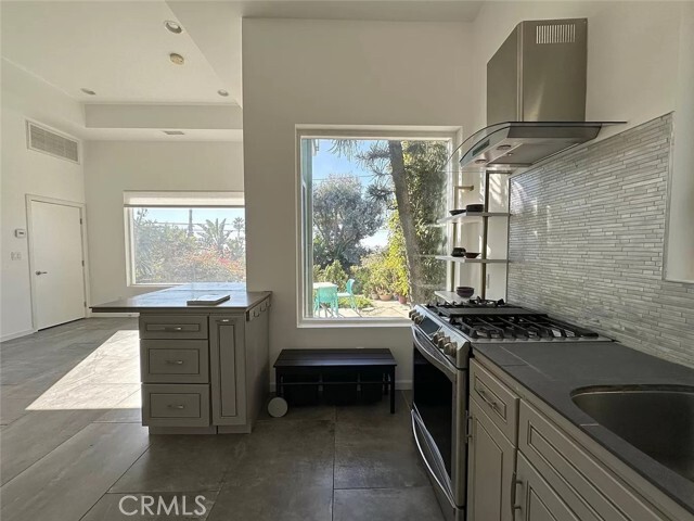 Building Photo - 7521 Trask Ave