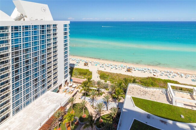 Foto del edificio - 6799 Collins Ave