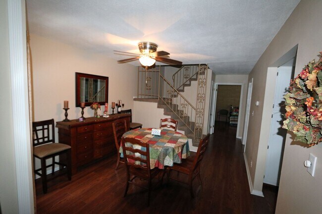Foto del edificio - 2727 S Lakeshore Dr