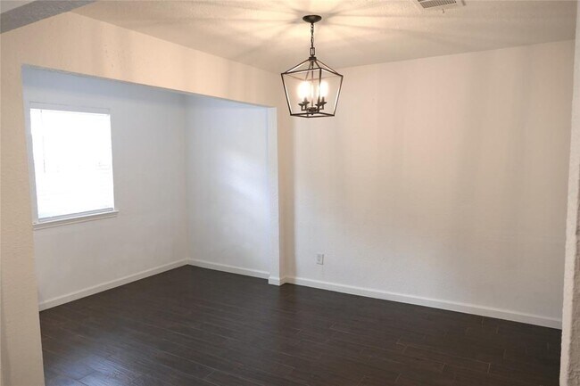 Building Photo - 14649 Perthshire Rd