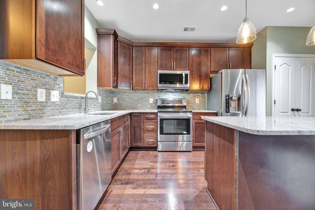 Foto principal - 5502 Capital Gateway Dr
