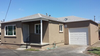 Building Photo - 437 Central Ct