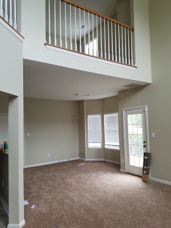 Open floorplan with loft - 2231 Timberneck Lane