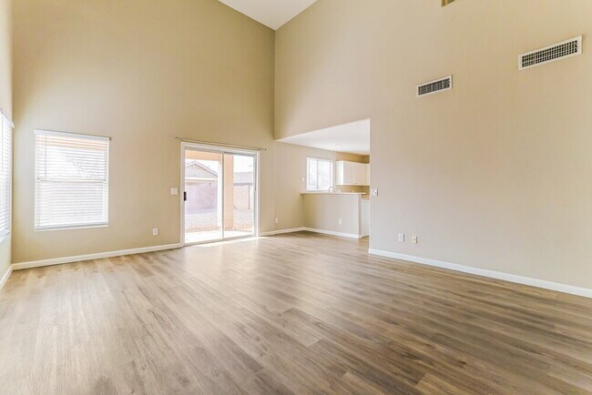 Foto del edificio - 12031 W Dahlia Dr