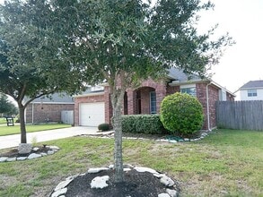 Building Photo - 17207 Mossbriar Ln