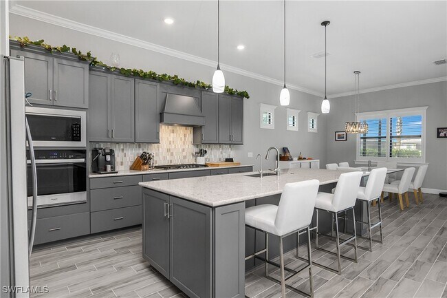 Foto del edificio - 21064 Hallandale Dr