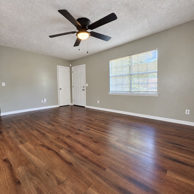Foto del edificio - 3721 Valleydale Rd NW