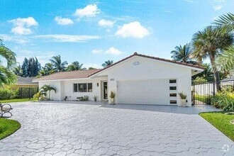 Building Photo - 653 NW 10th Ct