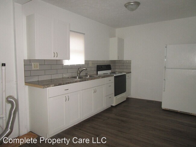 Building Photo - 2 br, 1 bath House - 2812 S Elm St