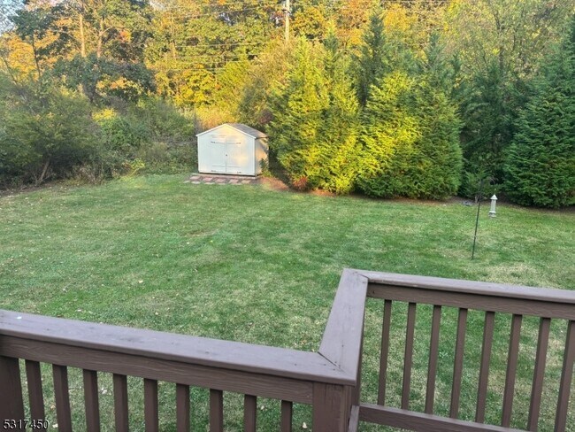 Foto del edificio - 41 Debra Ln