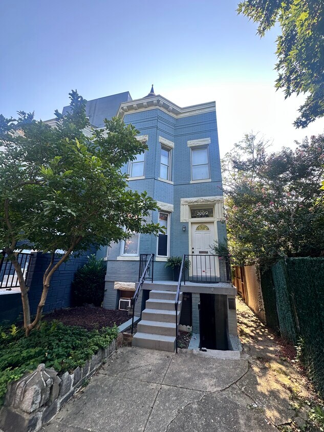 Foto principal - 2009 Flagler Pl NW