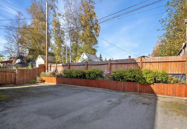 Building Photo - 2103 W 46th Ave