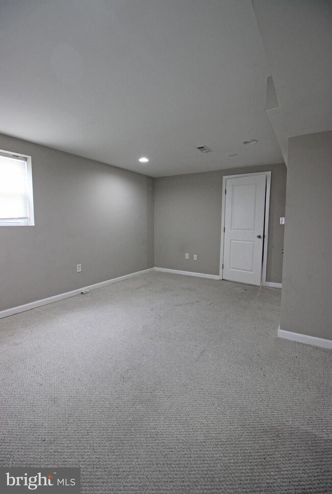Building Photo - 6101 Wesson Dr
