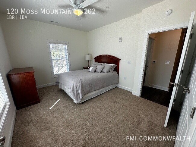 Building Photo - 120 Moss Mountain Ln