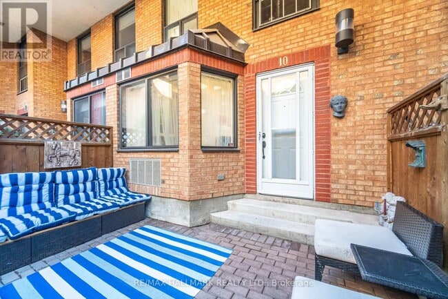 Building Photo - 2112 Queen St E